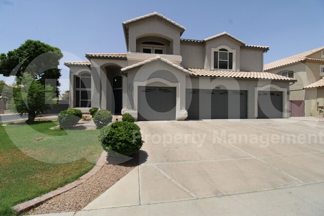 property at 1916 W Pinon Ct