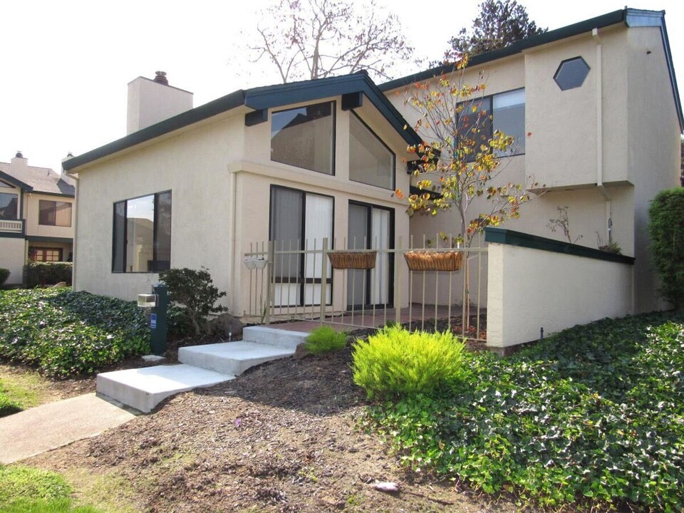 506 Ironwood Rd in Alameda, CA - Building Photo