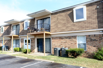 Woodsmill Apartments in Louisville, KY - Building Photo - Building Photo