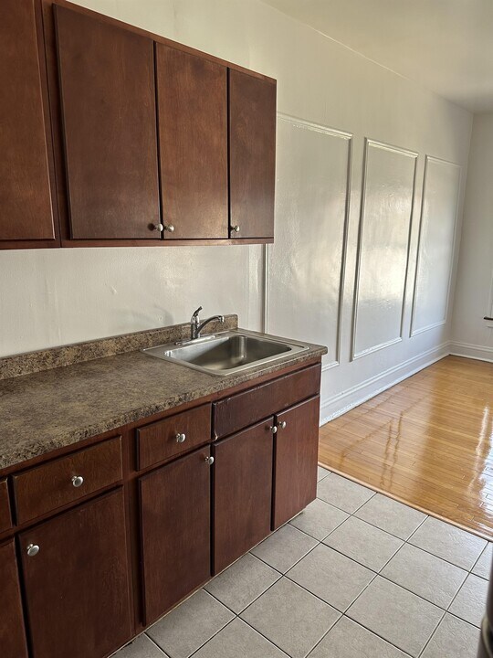 1726 E 70th St-Unit -1-1726 in Chicago, IL - Building Photo