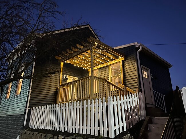 247 Taylor Ave in Bellevue, KY - Foto de edificio - Building Photo
