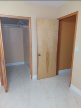 1050 SW 137th Ct, Unit 137th SW in Miami, FL - Building Photo - Building Photo