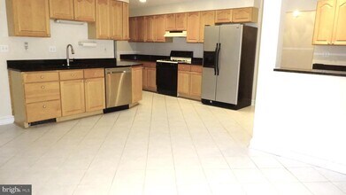 9804 Broad St in Bethesda, MD - Building Photo - Building Photo