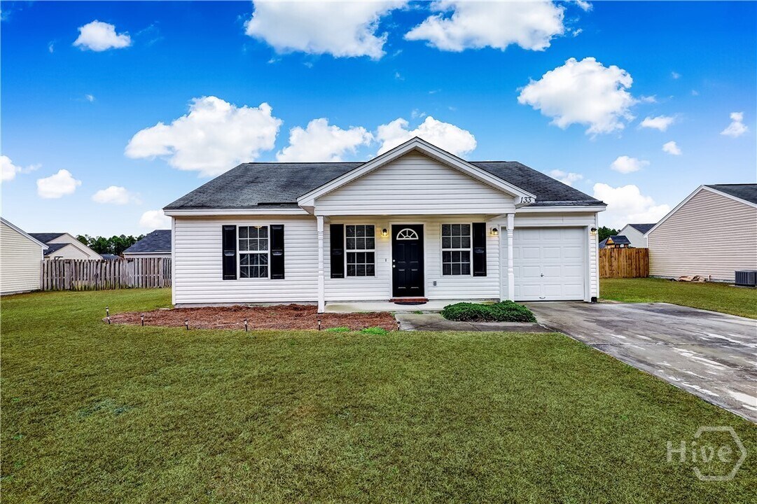 133 Willow Dr in Guyton, GA - Building Photo