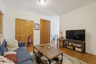 243 Montgomery St in Jersey City, NJ - Building Photo - Building Photo