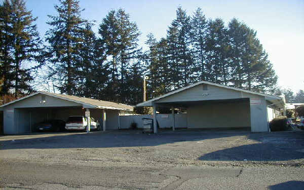 6425 47th Ave NE in Marysville, WA - Building Photo