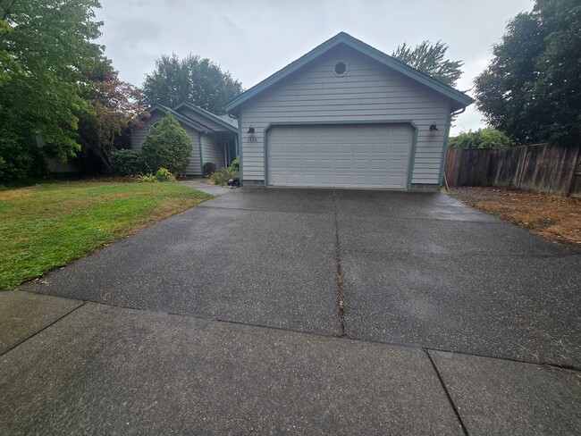 1875 SW Topaz Ln