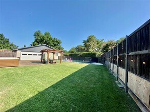 3127 Falkland Rd in Carrollton, TX - Building Photo - Building Photo