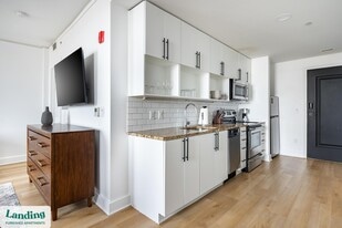 933 McGee St in Kansas City, MO - Building Photo