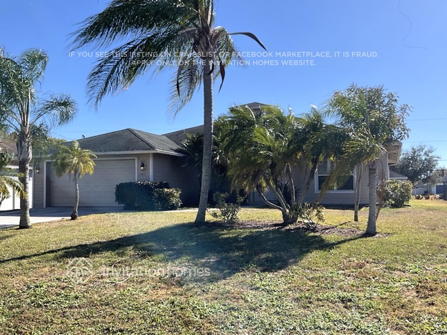 1462 SW California Blvd in Port St. Lucie, FL - Building Photo - Building Photo