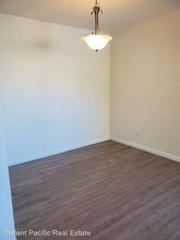1110 5th St in Coronado, CA - Foto de edificio - Building Photo