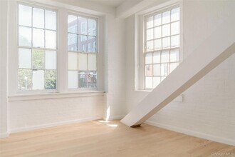 155 S River St, Unit 2D in Troy, NY - Building Photo - Building Photo