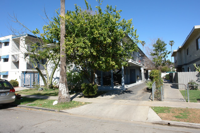 14317 Haynes St in Van Nuys, CA - Building Photo - Building Photo