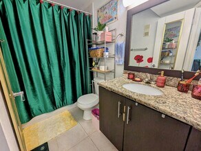 3935 NW 87th Ave, Unit 3935 in Sunrise, FL - Foto de edificio - Building Photo