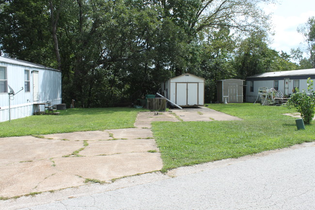 Country Aire Manor in Cedar Hill, MO - Foto de edificio - Building Photo