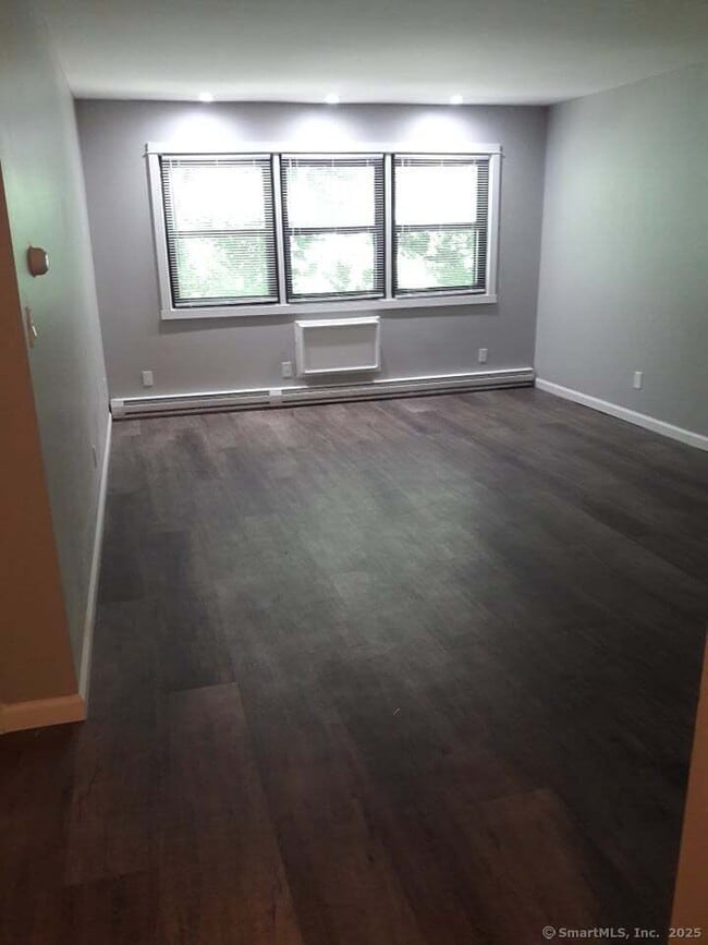 75 Kaye Vue Dr in Hamden, CT - Building Photo - Building Photo