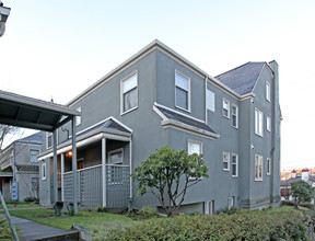 2372 Franklin Ave E in Seattle, WA - Building Photo - Building Photo