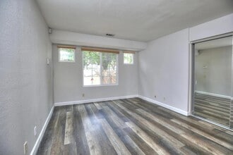 3712 Greggory Way in Santa Barbara, CA - Building Photo - Building Photo