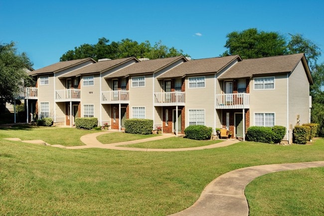 Z-12272023-River Crossing Townhomes in Austin, TX - Foto de edificio - Building Photo