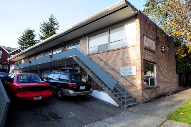 416 NE Maple Leaf Pl in Seattle, WA - Building Photo - Building Photo