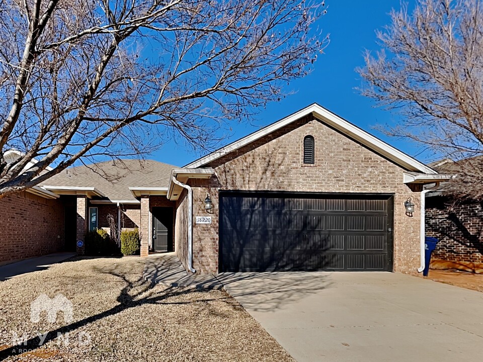 18220 Manera Wy in Edmond, OK - Building Photo