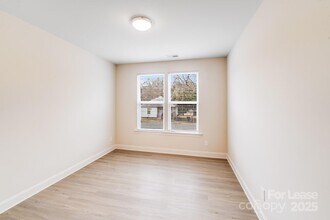 645 Brookwood St in Mooresville, NC - Building Photo - Building Photo