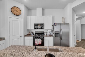 740 Brown Rd in Dayton, TX - Building Photo - Building Photo