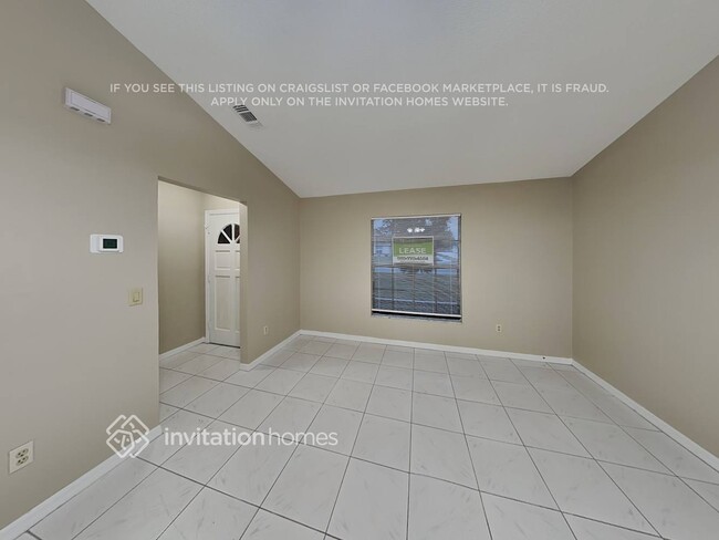 2117 E Parkton Dr in Deltona, FL - Foto de edificio - Building Photo