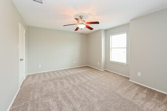 111 Meadow Mill Dr in Conroe, TX - Building Photo - Building Photo