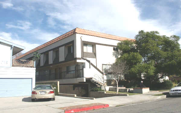 711 Salem St in Glendale, CA - Foto de edificio - Building Photo