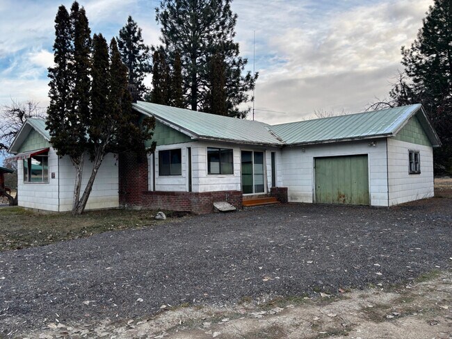 34168 U.S. Hwy 2 W in Libby, MT - Building Photo - Building Photo