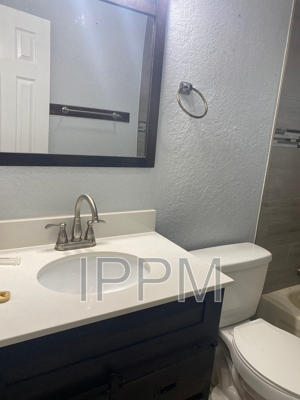 609 Inverary Dr in Harlingen, TX - Foto de edificio - Building Photo