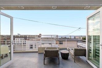 1308 Ocean Dr in Manhattan Beach, CA - Building Photo - Building Photo
