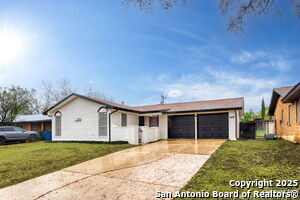 3400 Quakertown Dr in San Antonio, TX - Foto de edificio - Building Photo