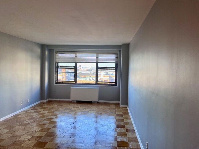 225 St Pauls Ave, Unit 7B in Jersey City, NJ - Foto de edificio - Building Photo