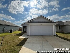 248 Cowboy Rdg in Pleasanton, TX - Building Photo - Building Photo