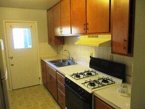 205 E Stewart Pl in Normal, IL - Building Photo - Building Photo