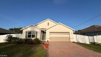 1129 NW 20th Ave in Cape Coral, FL - Building Photo