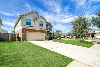 31723 Regal Park Ct in Conroe, TX - Building Photo - Building Photo