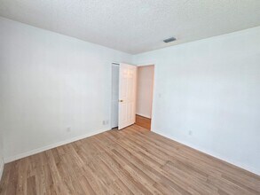 740 Elmont St NW in Palm Bay, FL - Building Photo - Building Photo