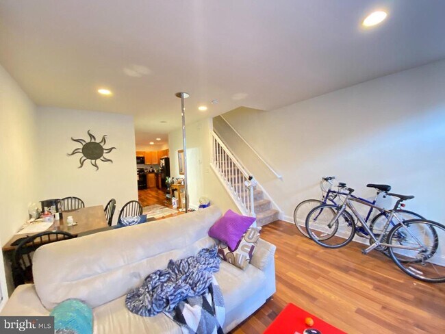 1127 W Nevada St in Philadelphia, PA - Building Photo - Building Photo