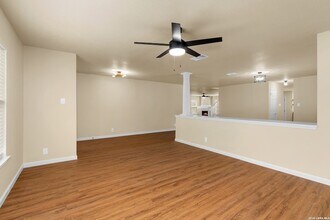 10802 Winter Creek in San Antonio, TX - Foto de edificio - Building Photo