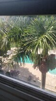 218 NE 12th Ave in Hallandale Beach, FL - Building Photo