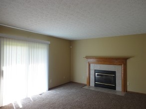 2356 Maribeth Pl in Grove City, OH - Foto de edificio - Building Photo