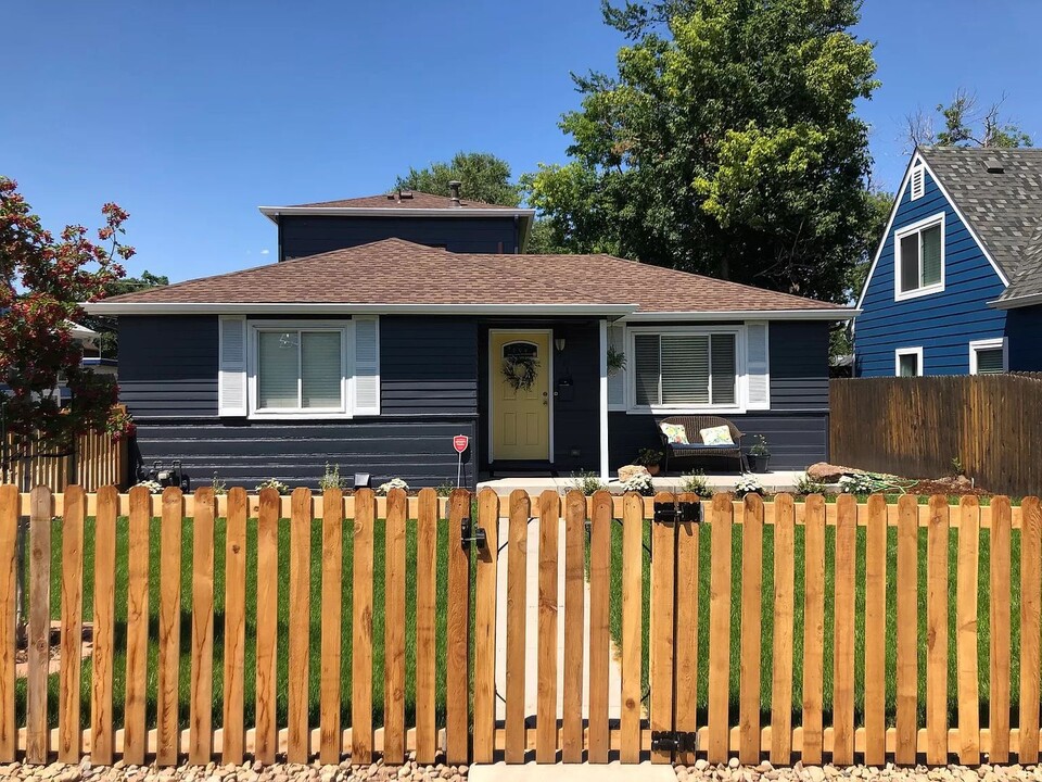 2215 W 46th Ave in Denver, CO - Building Photo