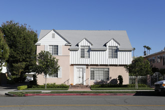 Hazeltine in Sherman Oaks, CA - Building Photo - Building Photo