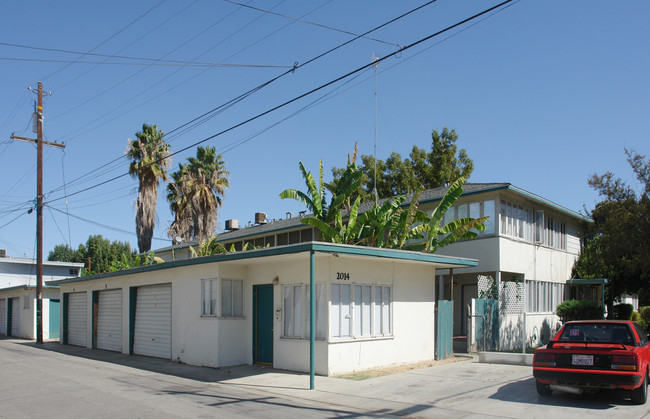 2301 E St in Bakersfield, CA - Foto de edificio - Building Photo