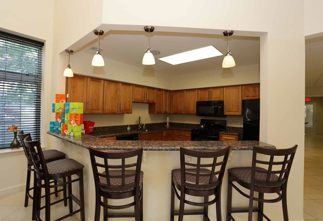 Tall Oaks Apartment Homes in Laurel, MD - Foto de edificio - Interior Photo