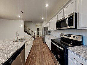 123 Dog Path Trl in Cumming, GA - Foto de edificio - Building Photo