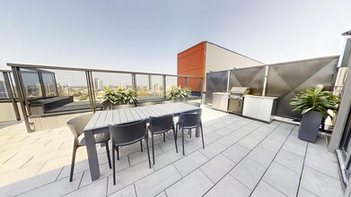 Vertikal in Kitchener, ON - Building Photo - Building Photo